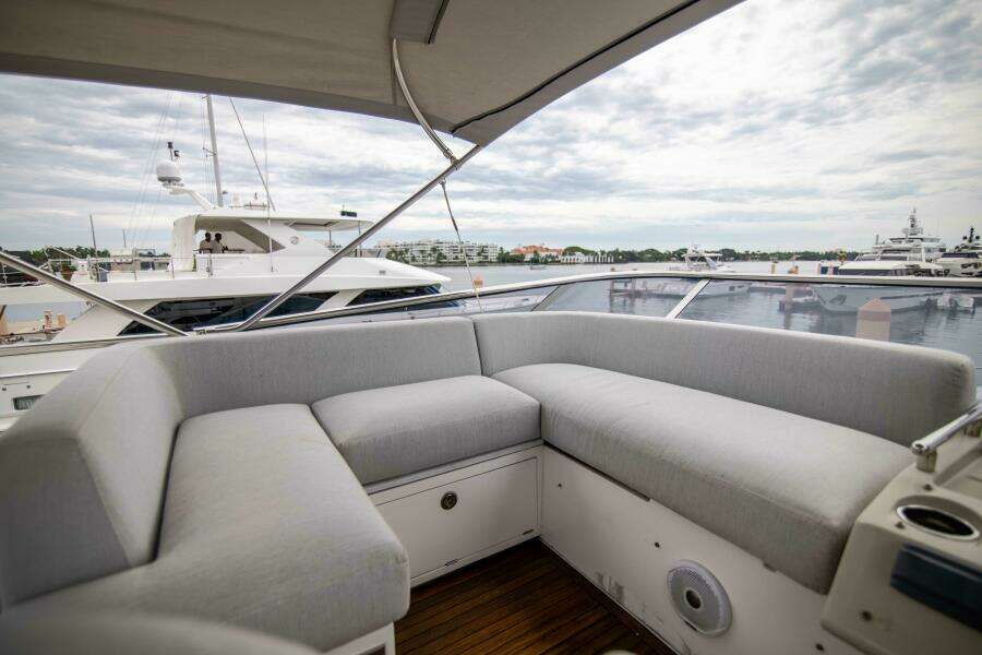 Azimut 70 Triple Play -