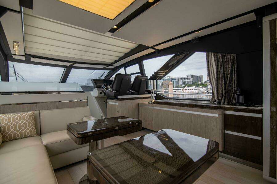 Azimut 70 Triple Play -