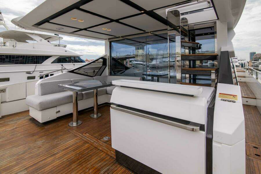 Azimut 70 Triple Play -