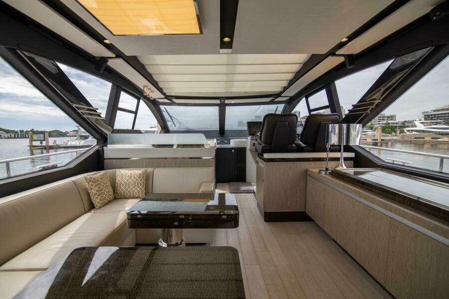 Azimut 70 Triple Play -