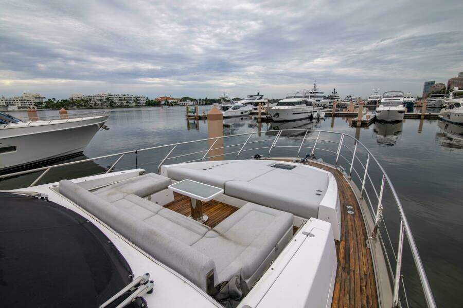 Azimut 70 Triple Play -