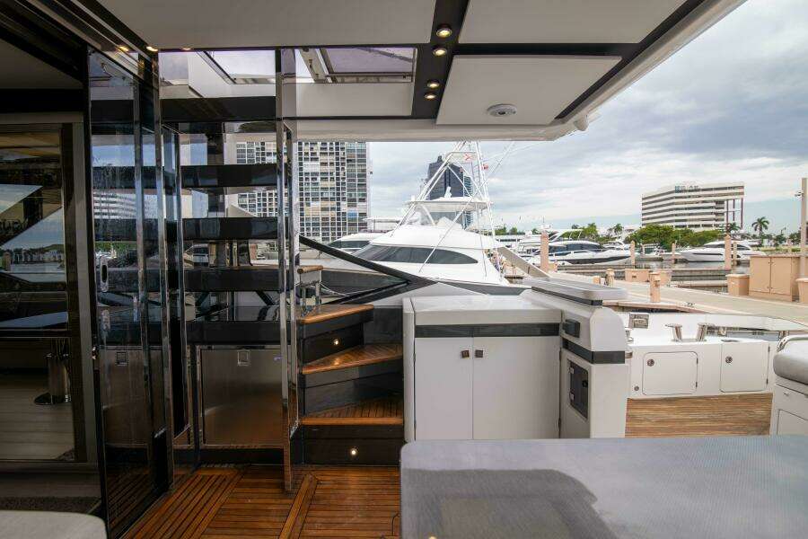 Azimut 70 Triple Play -