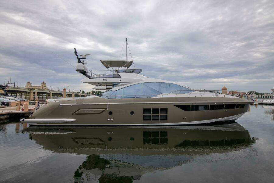Azimut 70 Triple Play -