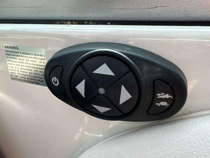 2020 Crownline 264CR