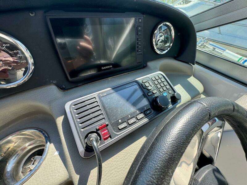 2020 Crownline 264CR