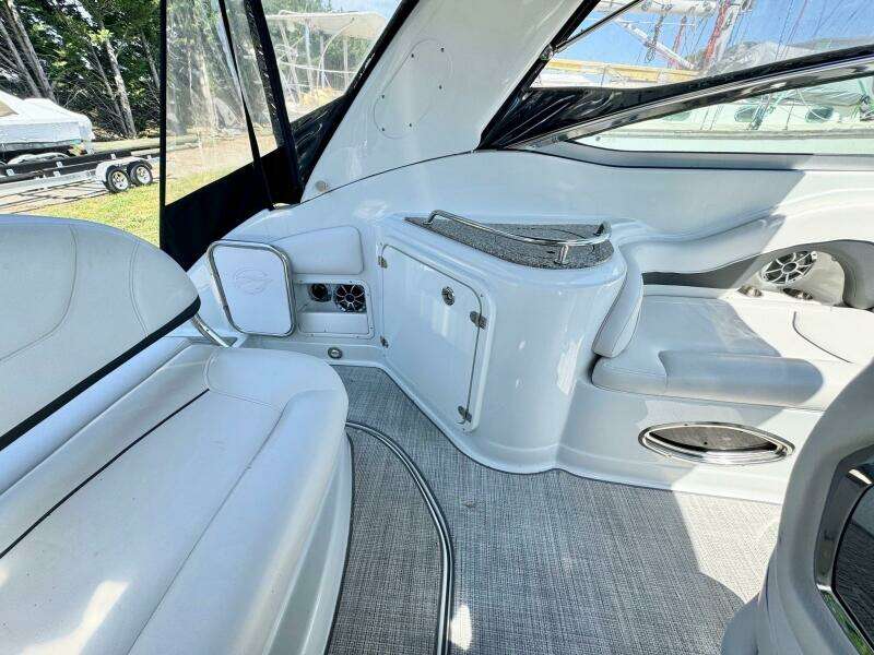 2020 Crownline 264CR