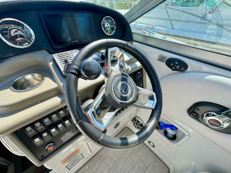 2020 Crownline 264CR