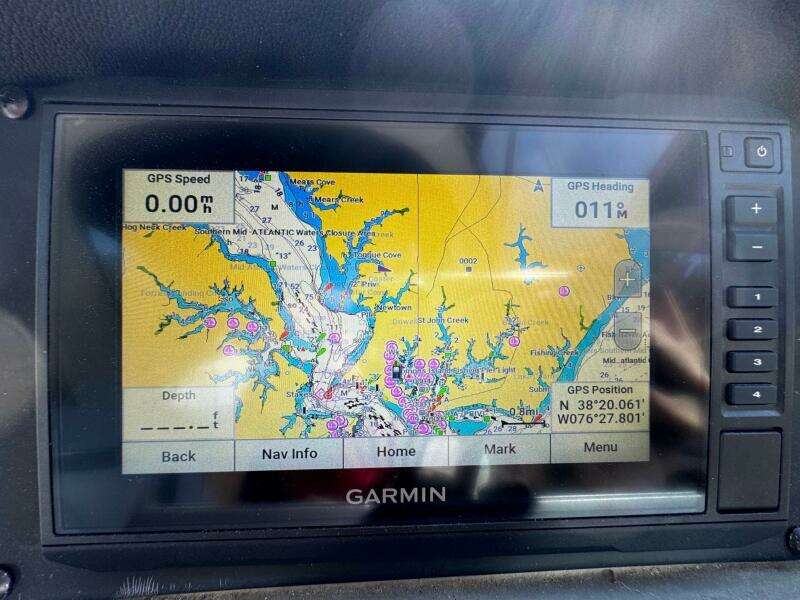 2020 Crownline 264CR