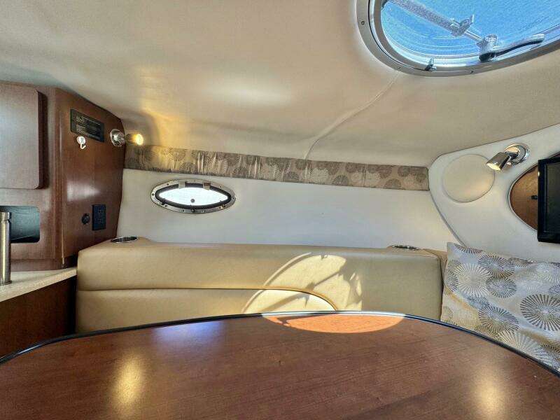 2020 Crownline 264CR