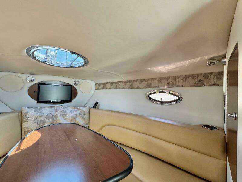 2020 Crownline 264CR