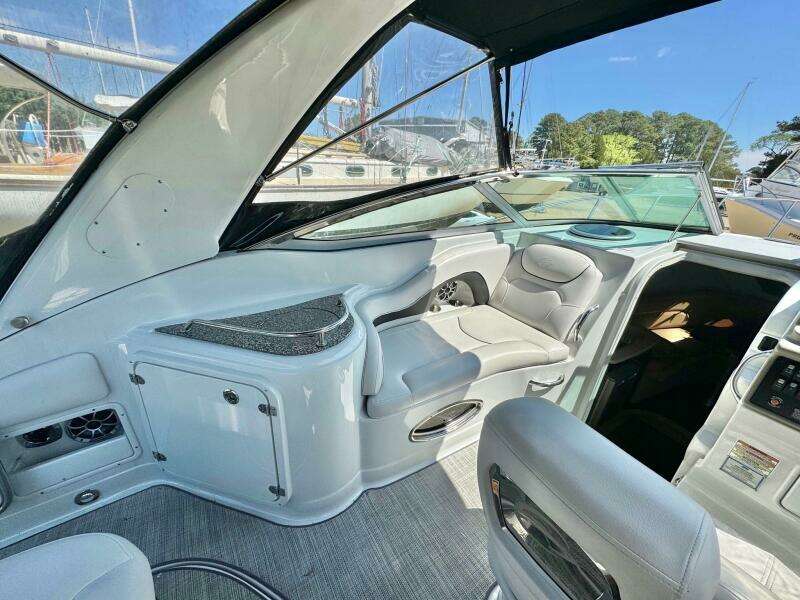 2020 Crownline 264CR