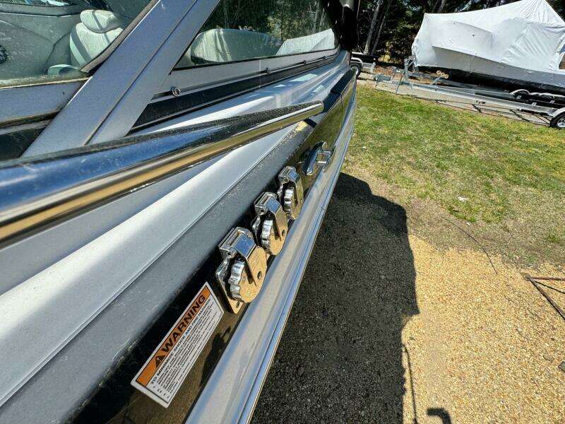 2020 Crownline 264CR