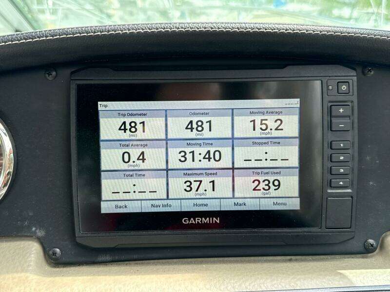 2020 Crownline 264CR