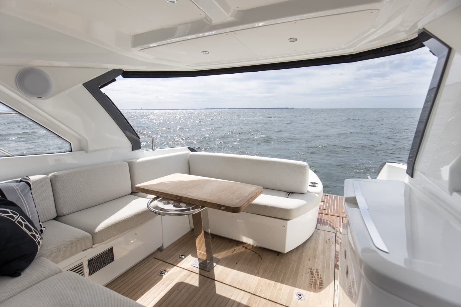 2022 Beneteau 41 Grand Turismo War Downs Eagle Topside (1)