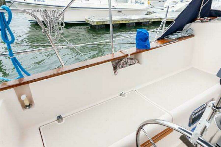 1997 Island Packet IP29