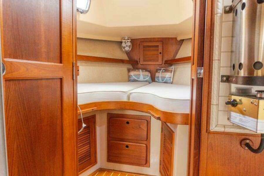 1997 Island Packet IP29