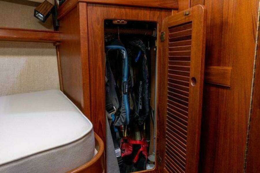 1997 Island Packet IP29