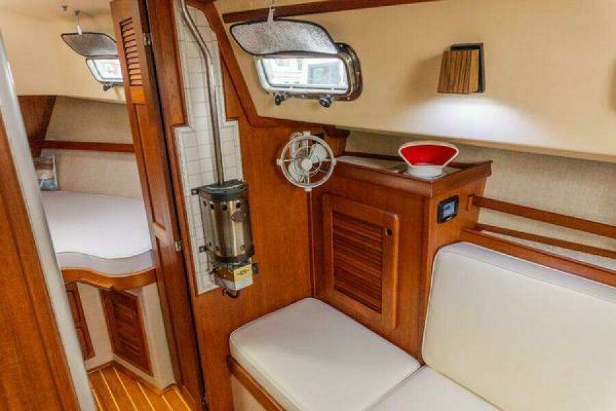 1997 Island Packet IP29