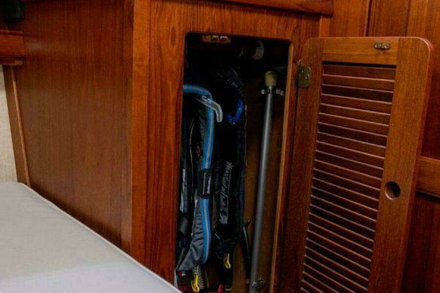 1997 Island Packet IP29