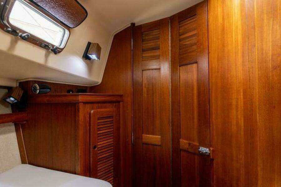 1997 Island Packet IP29