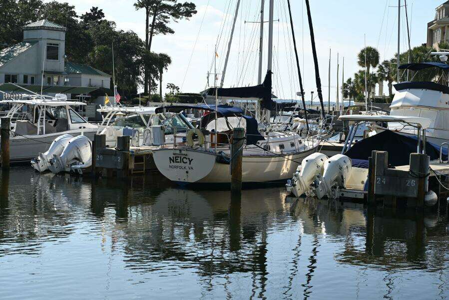 1997 Island Packet IP29