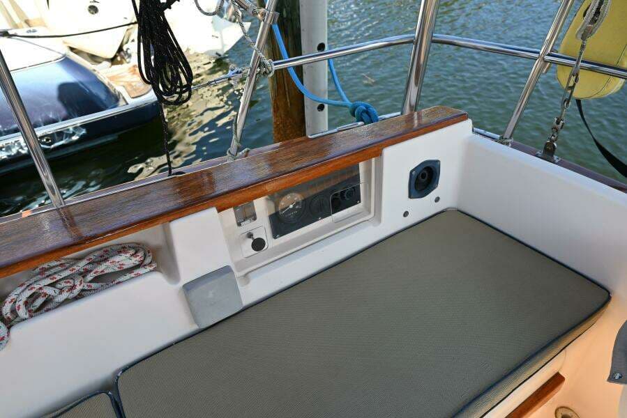 1997 Island Packet IP29