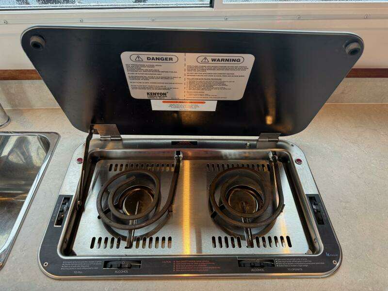 30 Nordic Tug 34 Kenyon Alcohol Or Electric