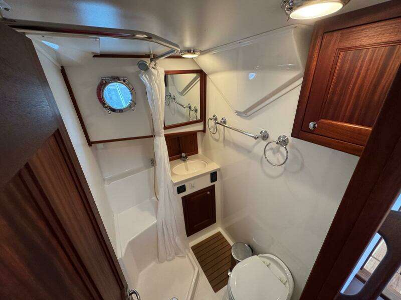 45 Nordic Tug 34 Forward Head