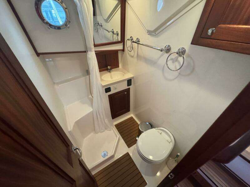 47 Nordic Tug 34 Head 2