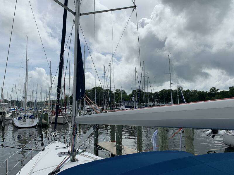 2009 Hunter 45 Deck Salon