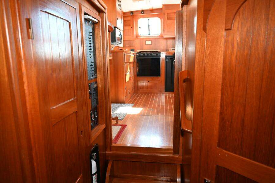2005 Monk Flybridge Trawler