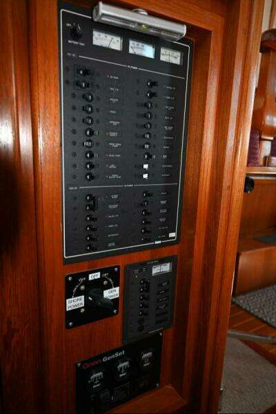 2005 Monk Flybridge Trawler