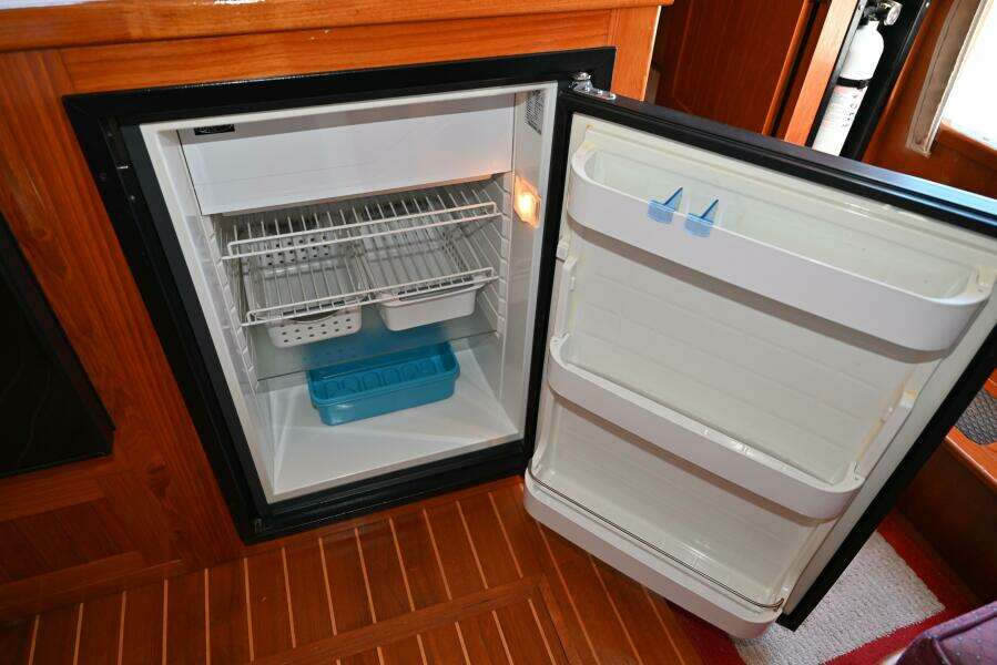 2005 Monk Flybridge Trawler