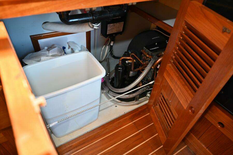 2005 Monk Flybridge Trawler