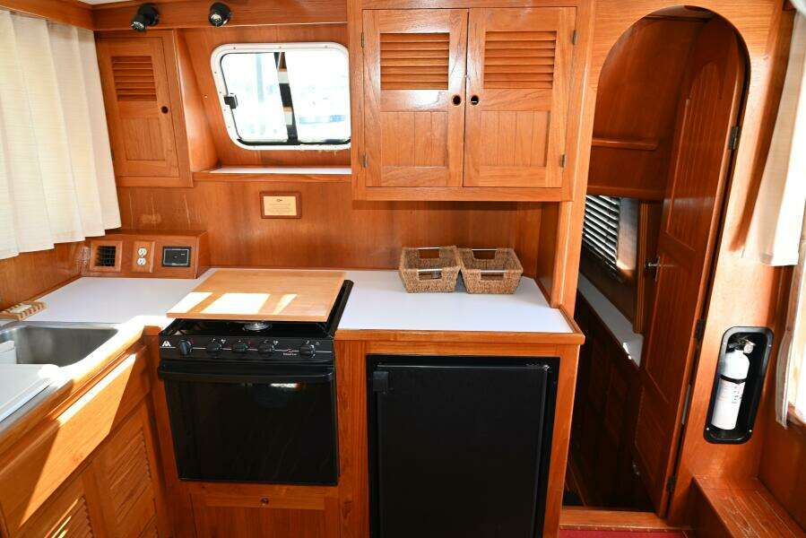 2005 Monk Flybridge Trawler