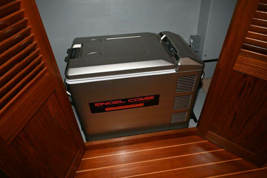 2005 Monk Flybridge Trawler