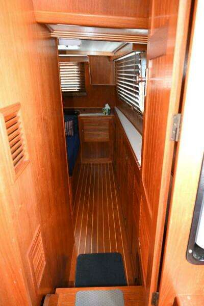 2005 Monk Flybridge Trawler