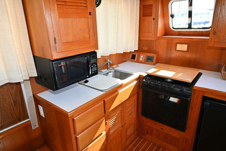 2005 Monk Flybridge Trawler