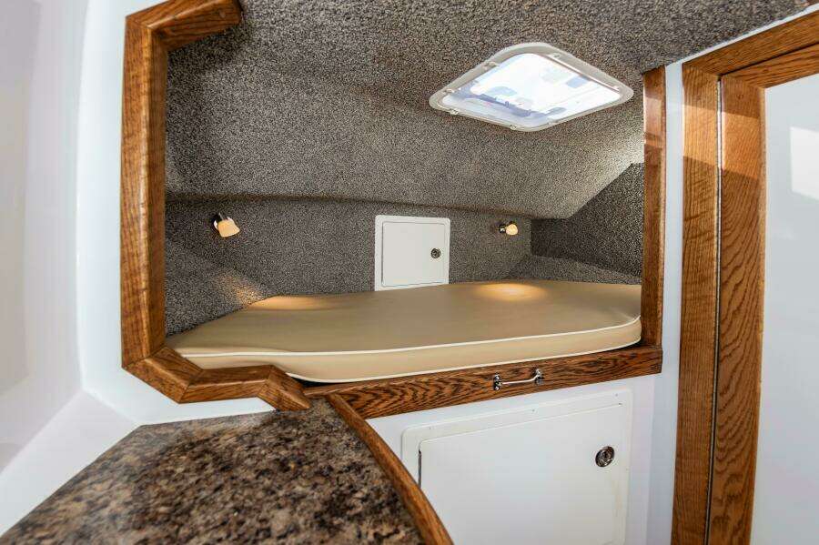 2024 Custom Chesapeake Bay Built Custom 33'