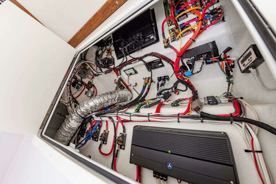 2024 Custom Chesapeake Bay Built Custom 33'