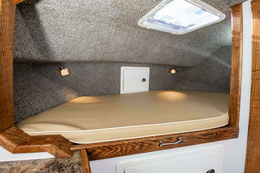 2024 Custom Chesapeake Bay Built Custom 33'