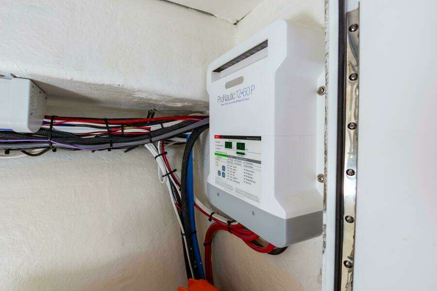 2024 Custom Chesapeake Bay Built Custom 33'