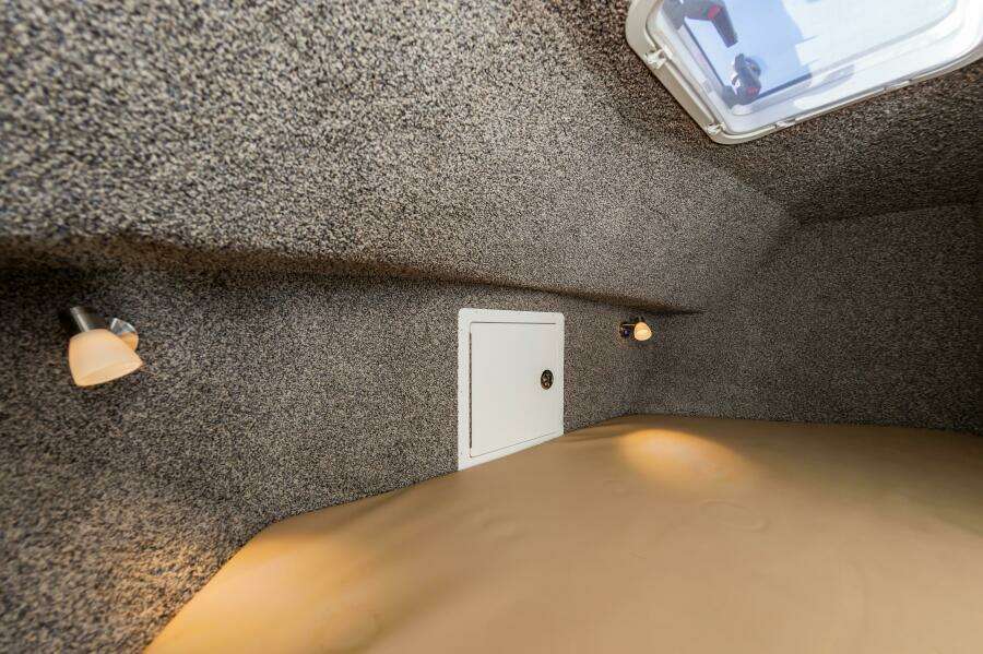 2024 Custom Chesapeake Bay Built Custom 33'