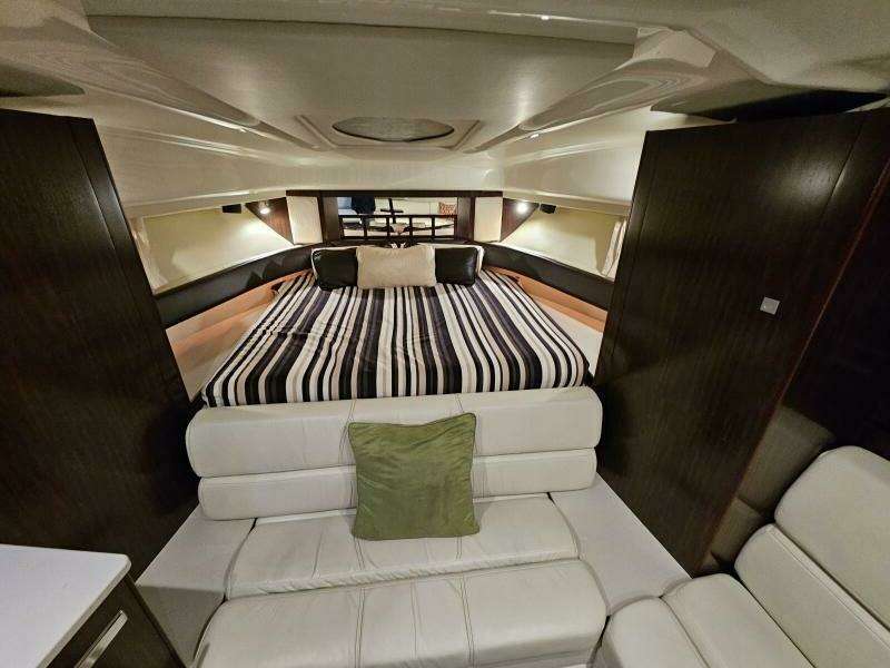 2016 Monterey 355 Sport Yacht