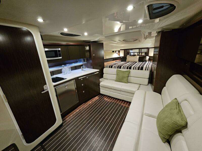 2016 Monterey 355 Sport Yacht