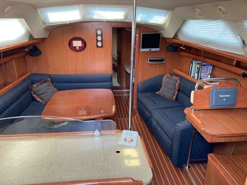 2008 Hunter 41 Deck Salon