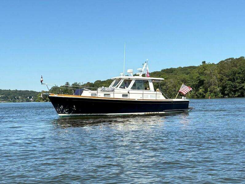2001 Grand Banks Eastbay 38