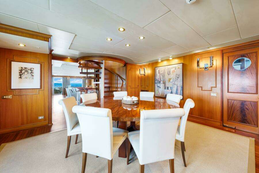 1996 Palmer Johnson TRI-DECK FB