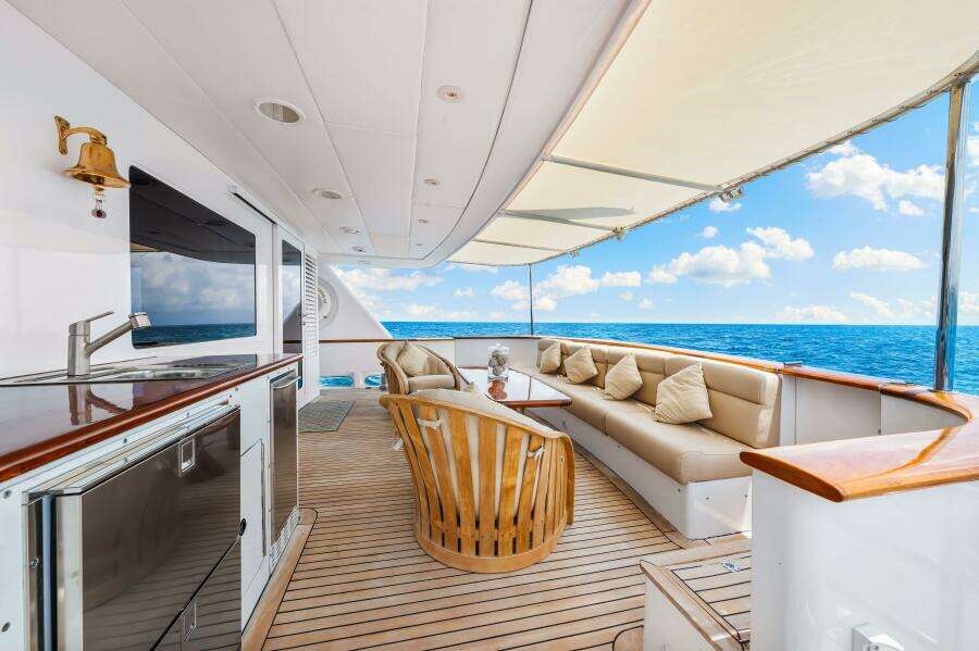 1996 Palmer Johnson TRI-DECK FB