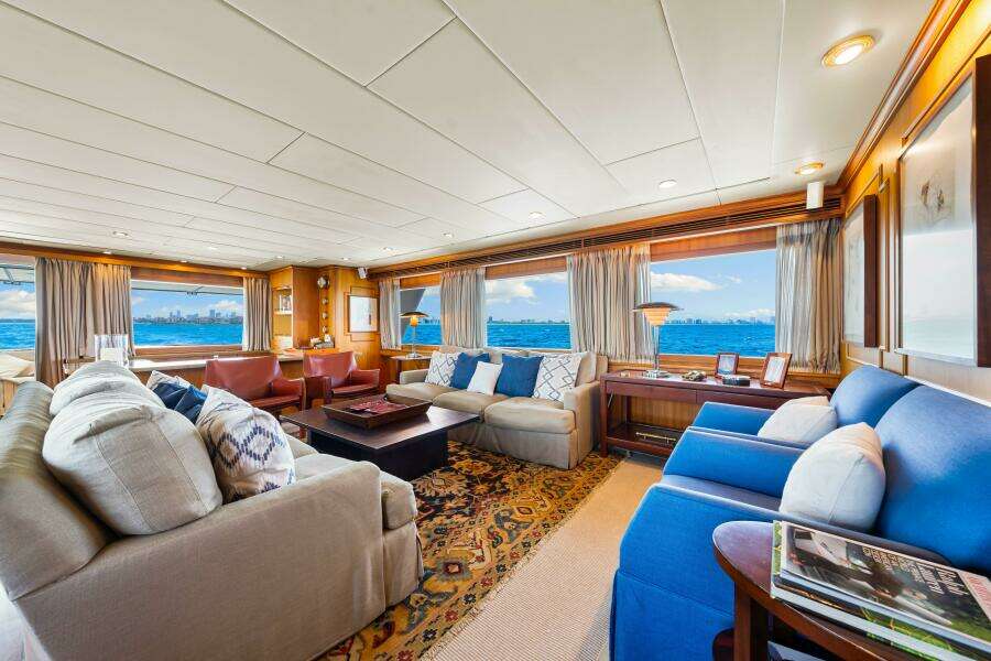 1996 Palmer Johnson TRI-DECK FB